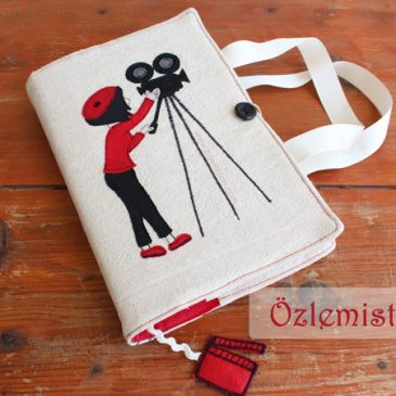 Kameraman kız kitap kılıfı