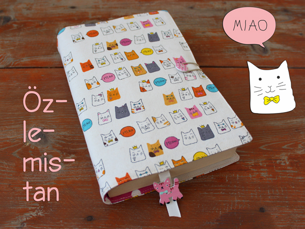 Kedili kitap kılıfı